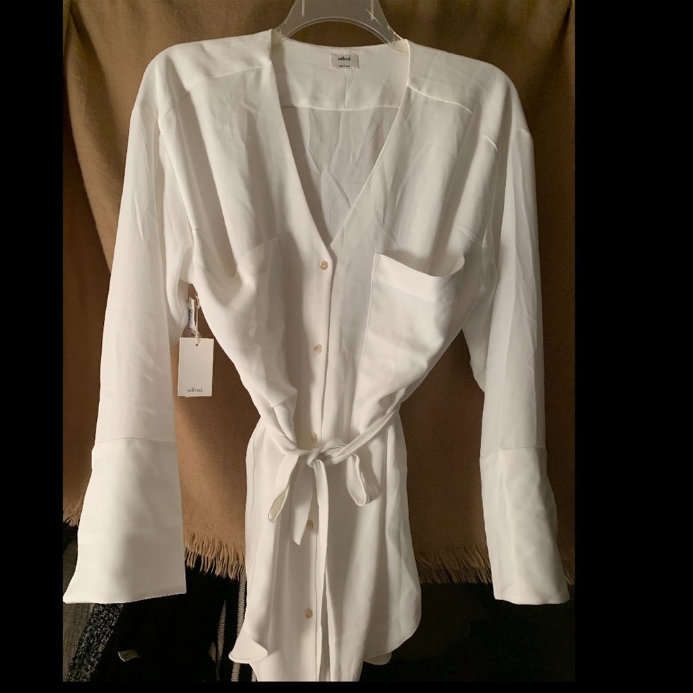 Tie up white blouse!